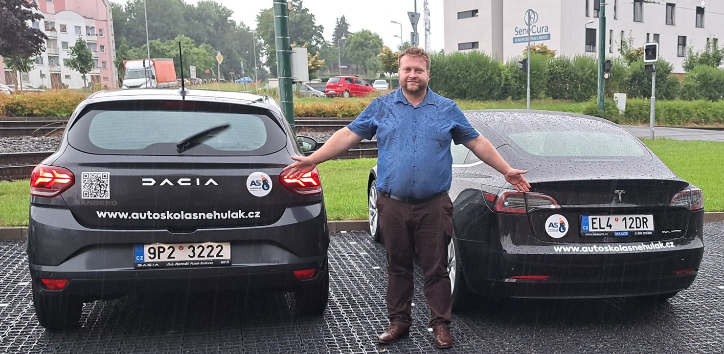 Manuál i automat v Autoškole Sněhulák